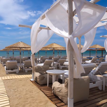 Amaryllis Beach Hotel Chrisi Akti  Buitenkant foto