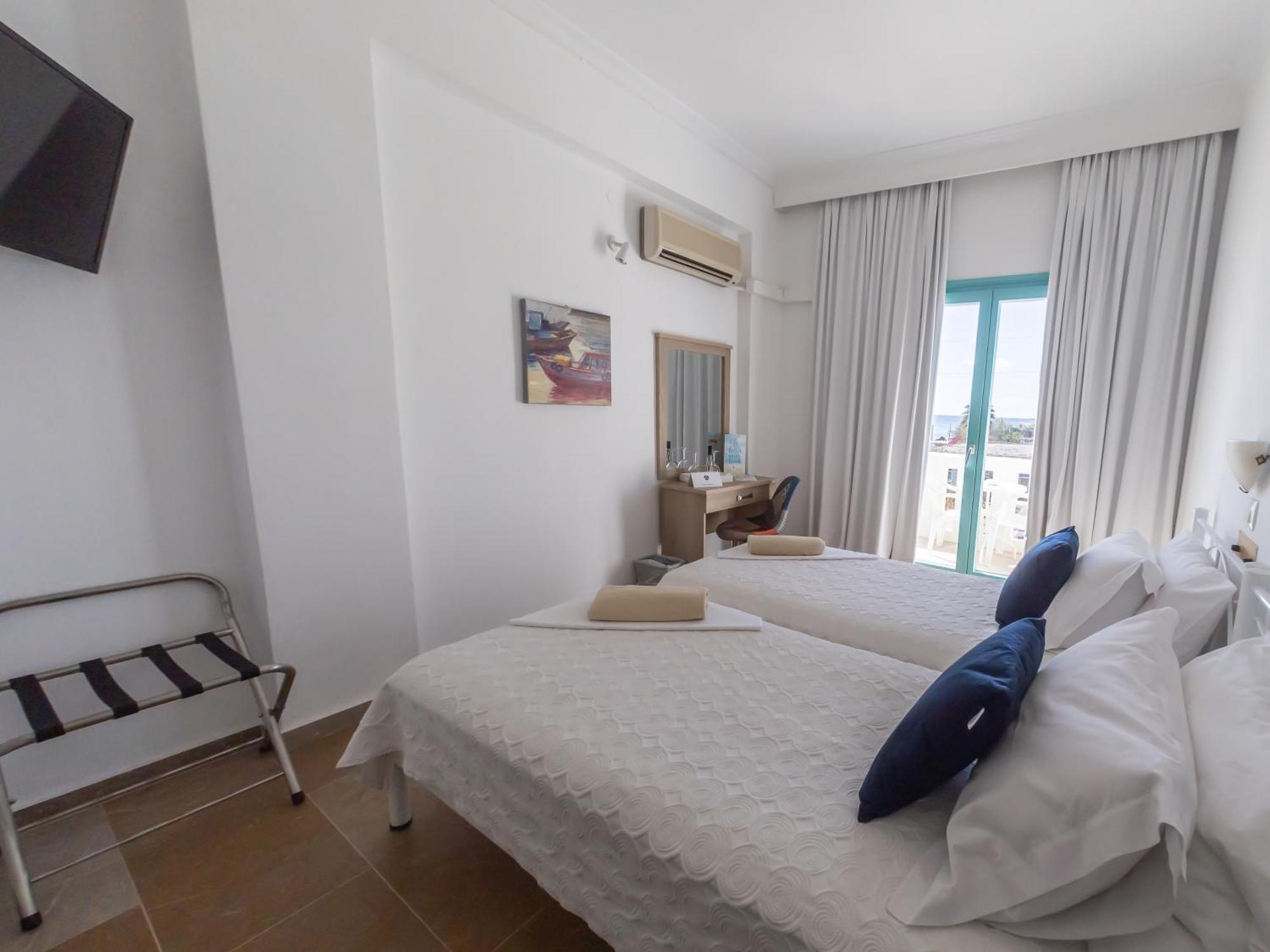 Amaryllis Beach Hotel Chrisi Akti  Kamer foto
