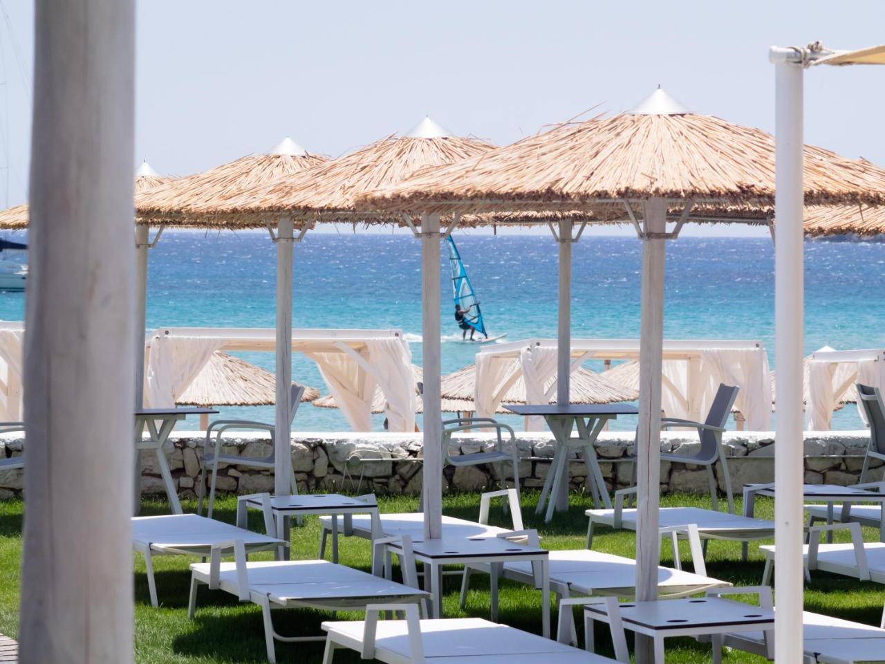 Amaryllis Beach Hotel Chrisi Akti  Buitenkant foto